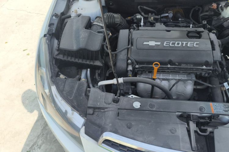 Used Chevrolet Cruze 2013 1.8L SE AT Engine Bay Right