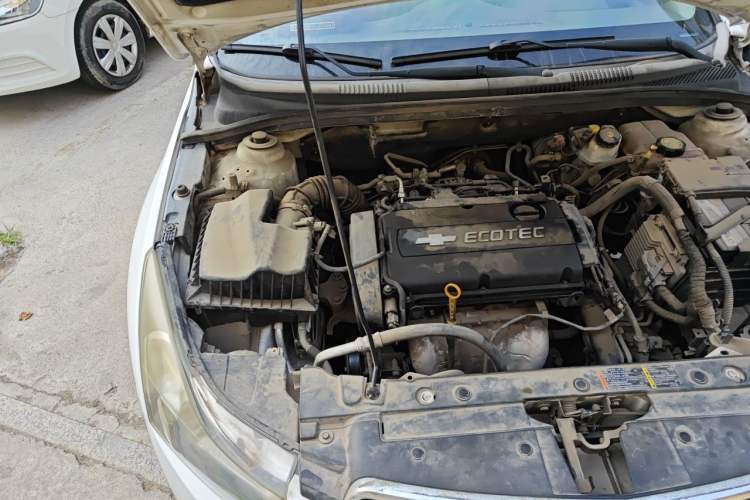 Used Chevrolet Cruze 2013 1.8L SE AT Engine Bay Right