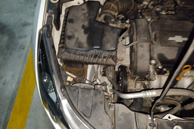 Used Chevrolet Cruze 2013 Hatchback 1.6L Automatic Luxury Model Engine Bay Right