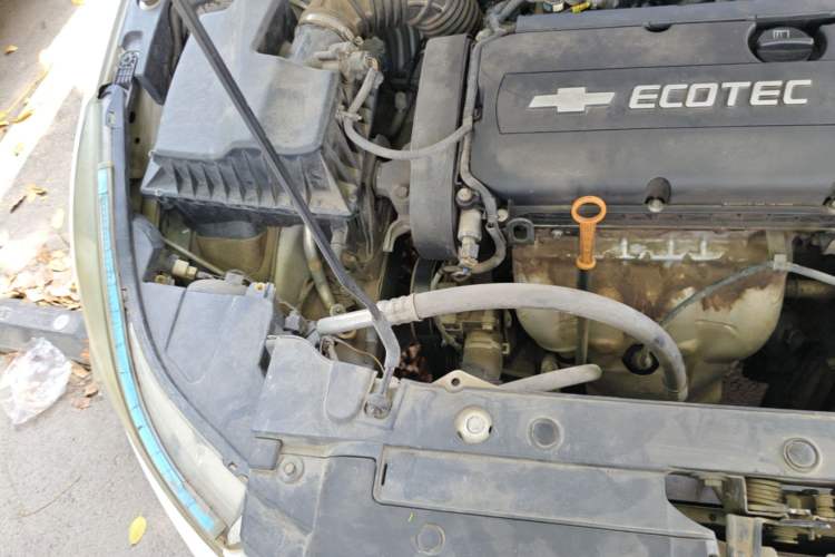Used Chevrolet Cruze 2013 1.6L SE AT Engine Bay Right
