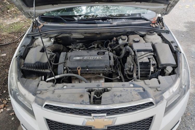 Used Chevrolet Cruze 2013 1.6L SE AT Engine Bay