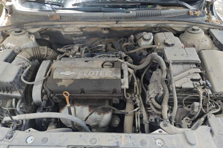 Used Chevrolet Cruze 2013 Hatchback 1.6L Automatic Luxury Model Engine Bay