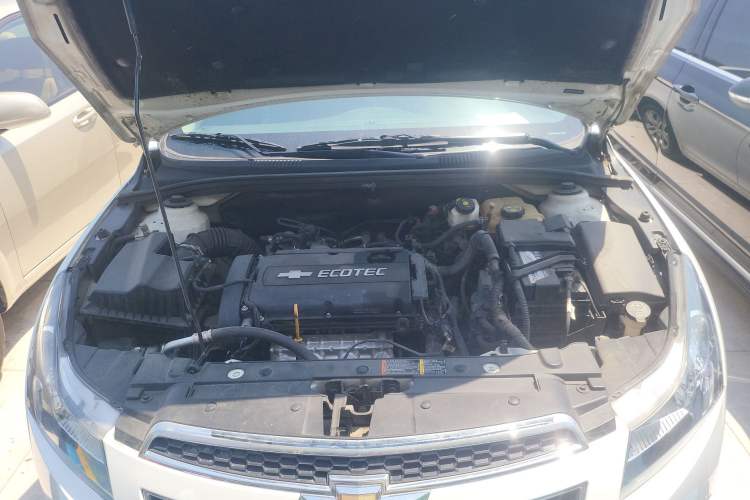 Used Chevrolet Cruze 2013 Hatchback 1.6L Automatic Luxury Model Engine Bay