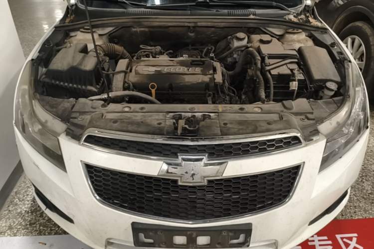 Used Chevrolet Cruze 2013 Hatchback 1.6L Manual Luxury Model Engine Bay