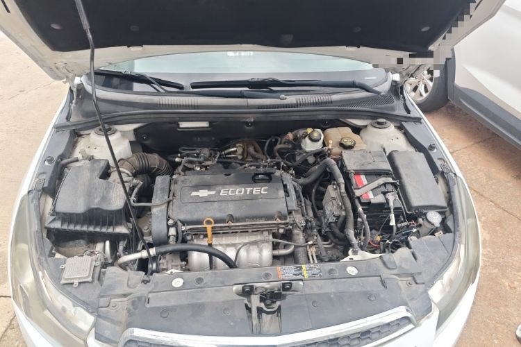 Used Chevrolet Cruze 2013 Hatchback 1.6L Automatic Luxury Model Engine Bay