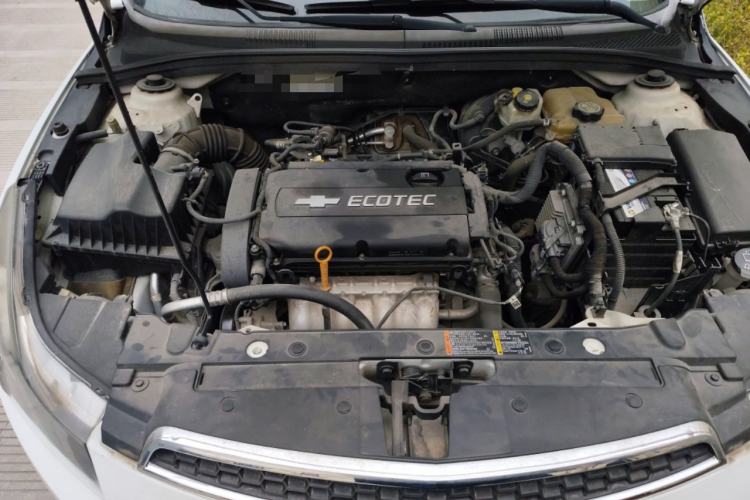 Used Chevrolet Cruze 2013 Hatchback 1.6L Manual Luxury Model Engine Bay