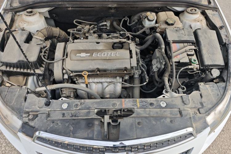 Used Chevrolet Cruze 2013 Hatchback 1.6L Manual Luxury Model Engine Bay