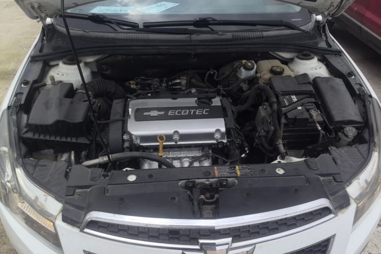 Used Chevrolet Cruze 2013 Hatchback 1.6L Manual Luxury Model Engine Bay