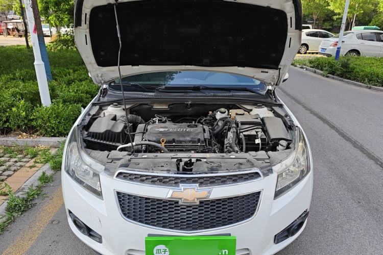 Used Chevrolet Cruze 2013 1.8L SE AT Engine Bay