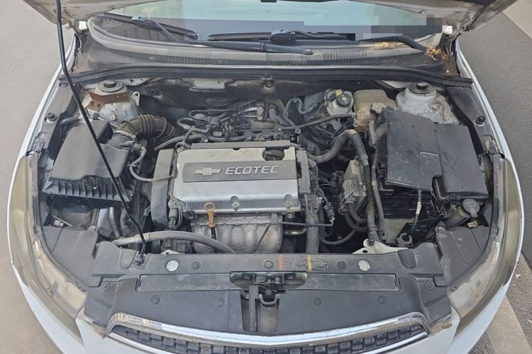 Used Chevrolet Cruze 2013 1.6L SL Grand Edition Manual Transmission Engine Bay