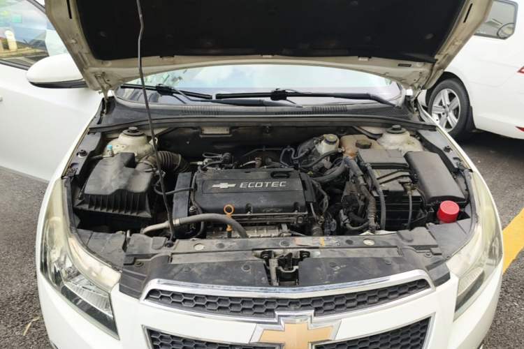 Used Chevrolet Cruze 2013 1.6L SE MT Engine Bay