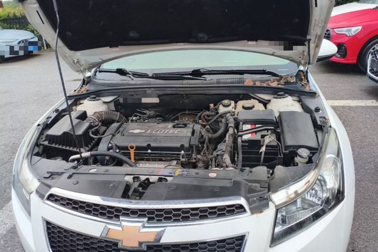 Used Chevrolet Cruze 2013 Hatchback 1.6L Automatic Luxury Model Engine Bay
