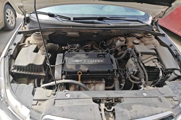 Used Chevrolet Cruze 2013 1.6L SE MT Engine Bay