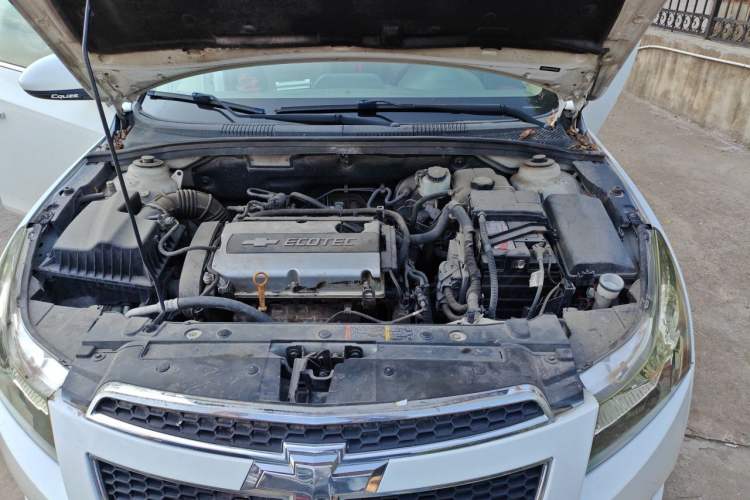 Used Chevrolet Cruze 2013 1.6L SL MT Engine Bay