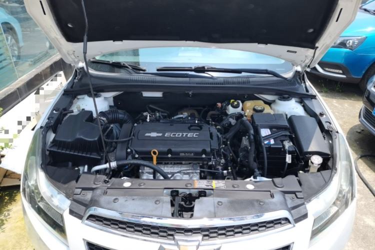 Used Chevrolet Cruze 2013 1.8L SE AT Engine Bay
