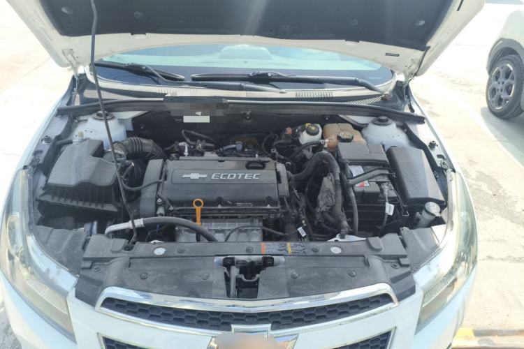 Used Chevrolet Cruze 2013 1.8L SE AT Engine Bay