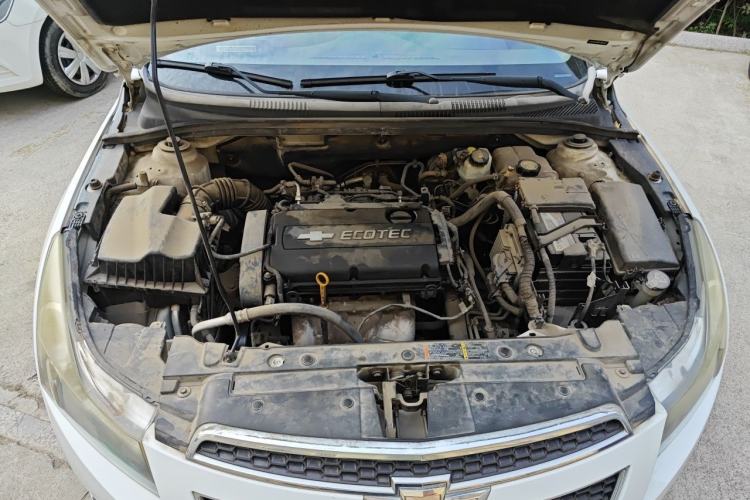 Used Chevrolet Cruze 2013 1.8L SE AT Engine Bay