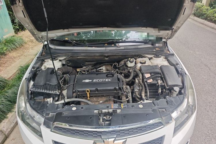 Used Chevrolet Cruze 2013 Hatchback 1.6L Manual Luxury Model Engine Bay