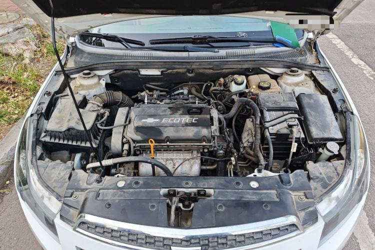 Used Chevrolet Cruze 2013 1.8L SE AT Engine Bay