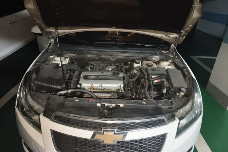 Used Chevrolet Cruze 2013 1.8L SE AT Engine Bay