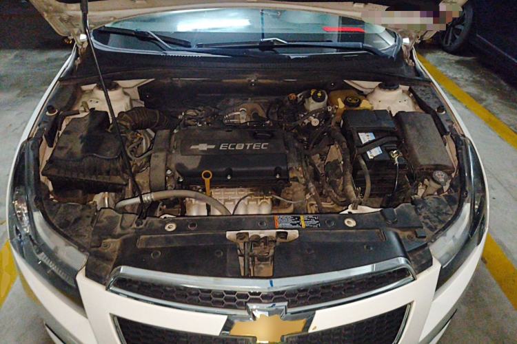 Used Chevrolet Cruze 2013 Hatchback 1.6L Automatic Luxury Model Engine Bay
