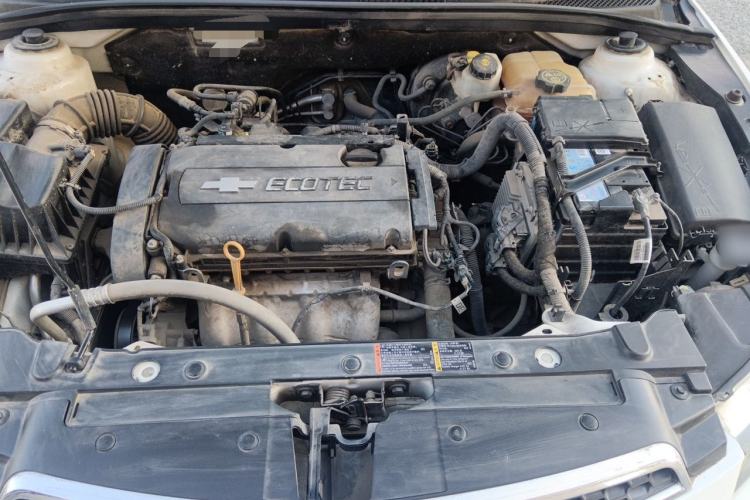 Used Chevrolet Cruze 2013 1.6L SL MT Engine Bay