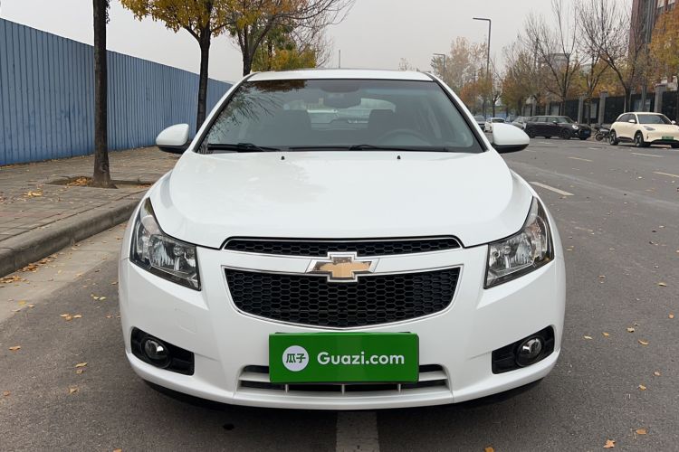Used Chevrolet Cruze 2013 Hatchback 1.6L Manual Luxury Model Exterior 1