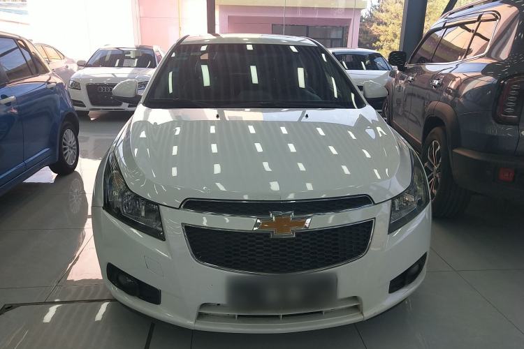 Used Chevrolet Cruze 2013 Hatchback 1.6L Manual Luxury Model Exterior 1