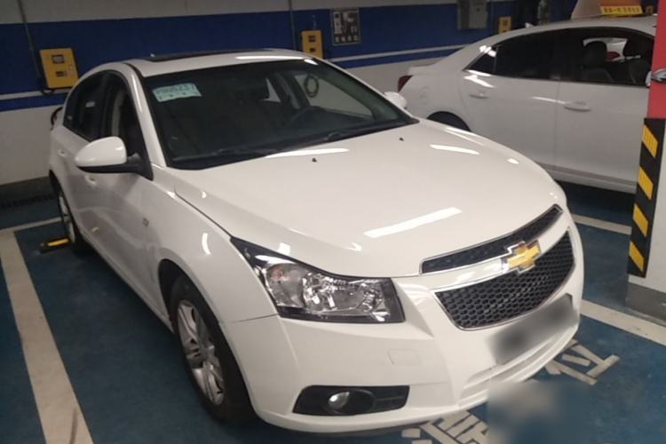 Used Chevrolet Cruze 2013 Hatchback 1.6L Automatic Luxury Model Exterior 1