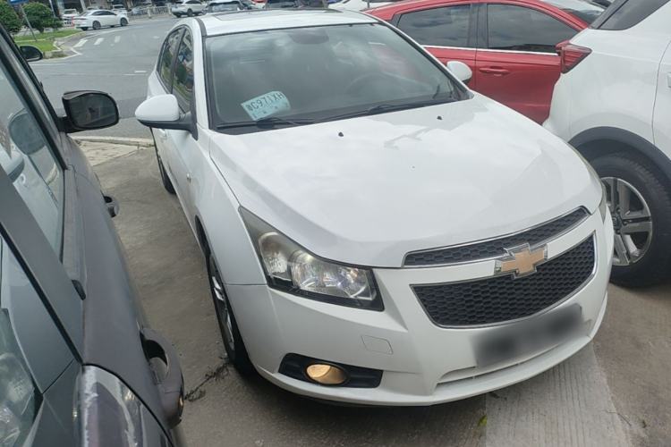 Used Chevrolet Cruze 2013 Hatchback 1.6L Automatic Luxury Model Exterior 1
