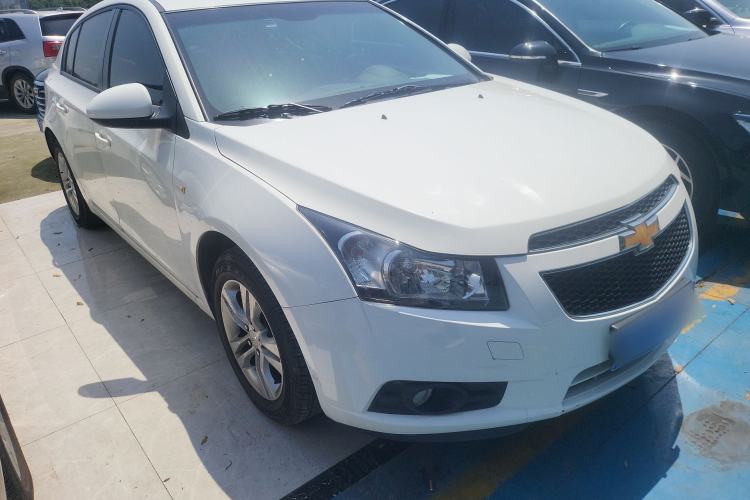 Used Chevrolet Cruze 2013 Hatchback 1.6L Automatic Luxury Model Exterior 1