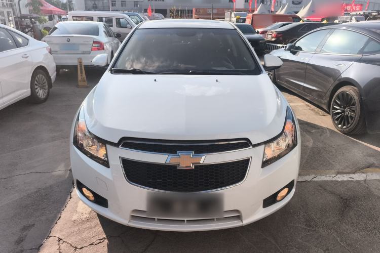 Used Chevrolet Cruze 2013 Hatchback 1.6L Automatic Luxury Model Exterior 1