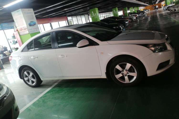 Used Chevrolet Cruze 2013 1.8L SE AT Exterior 2