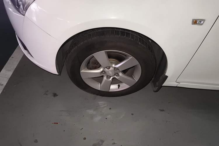 Used Chevrolet Cruze 2013 1.8L SE AT Exterior 4