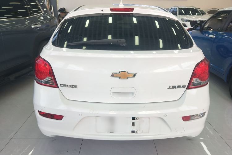 Used Chevrolet Cruze 2013 Hatchback 1.6L Manual Luxury Model Exterior 4