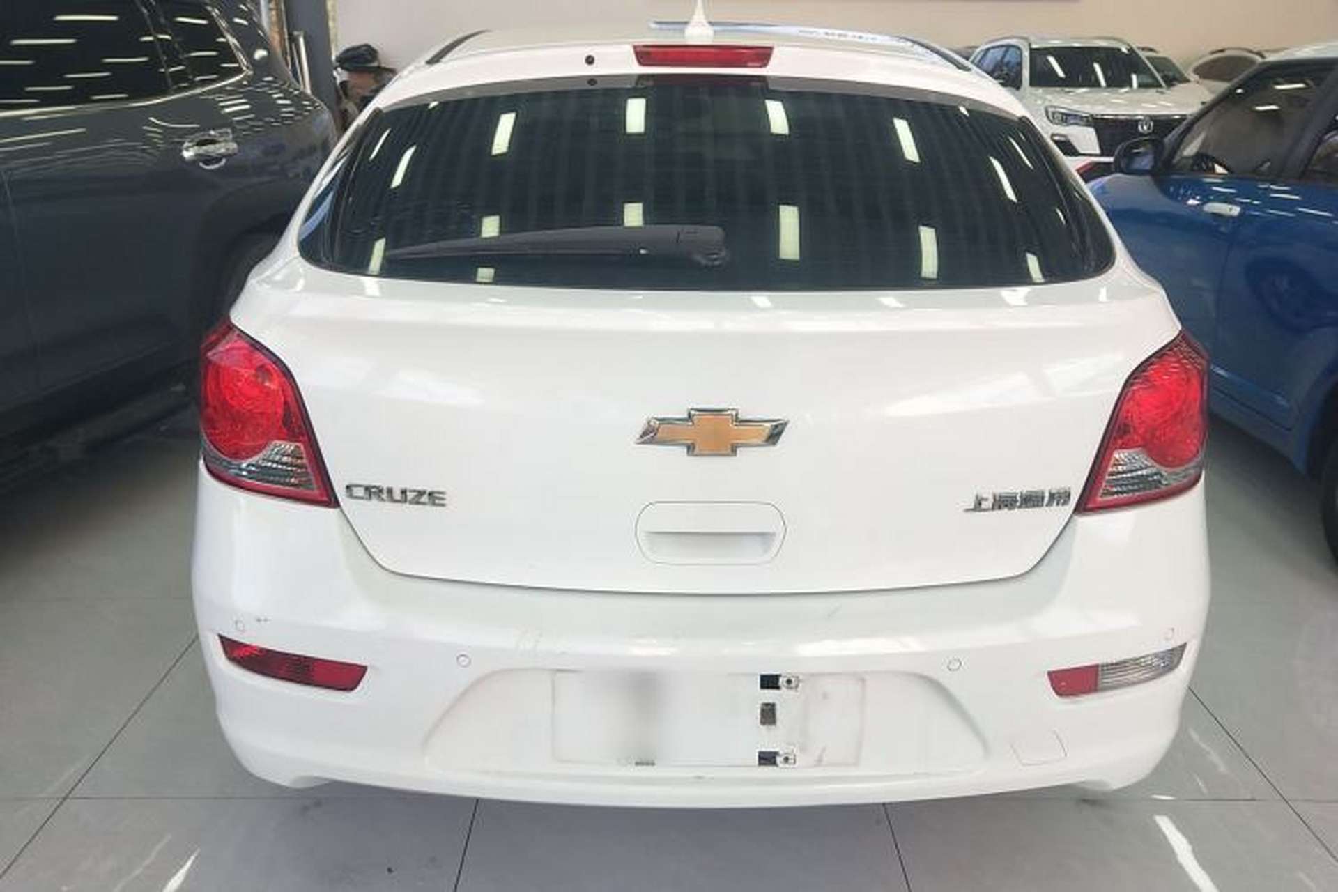 Used Chevrolet Cruze 2013 Hatchback 1.6L Manual Luxury Model Exterior 4