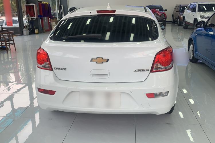 Used Chevrolet Cruze 2013 Hatchback 1.6L Manual Luxury Model Exterior 4
