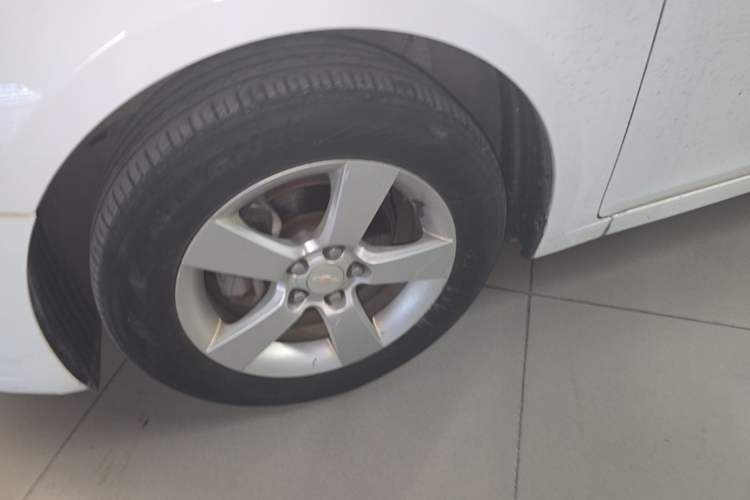 Used Chevrolet Cruze 2013 1.8L SE AT Exterior 4