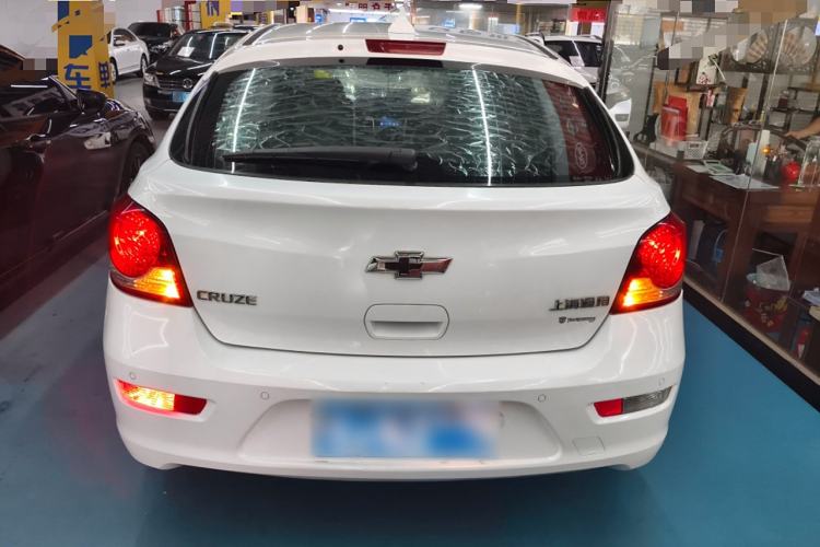 Used Chevrolet Cruze 2013 Hatchback 1.6L Manual Luxury Model Exterior 4