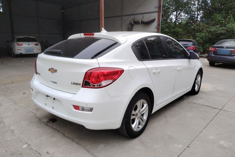 Used Chevrolet Cruze 2013 Hatchback 1.6L Automatic Luxury Model Exterior 5