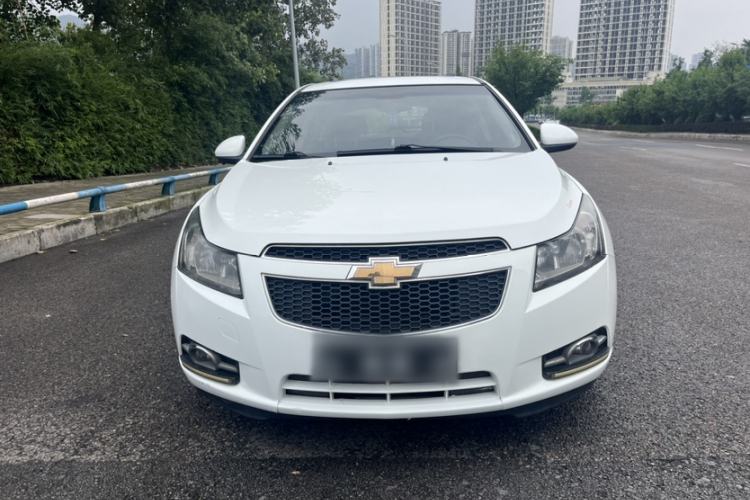 Used Chevrolet Cruze 2013 Hatchback 1.6L Manual Luxury Model Exterior 5