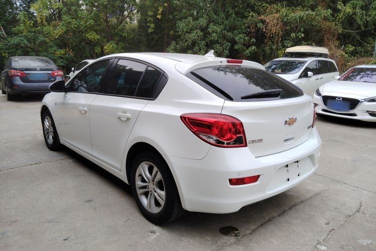 Used Chevrolet Cruze 2013 Hatchback 1.6L Automatic Luxury Model Exterior 7