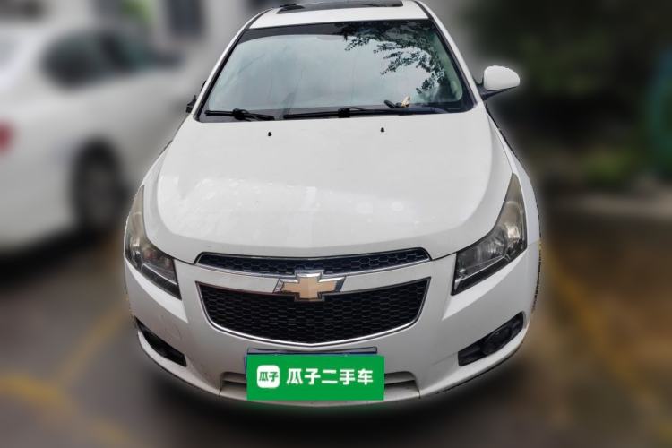 Used Chevrolet Cruze 2013 Hatchback 1.6L Manual Luxury Model Front
