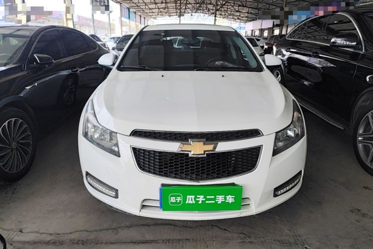 Used Chevrolet Cruze 2013 Hatchback 1.6L Automatic Luxury Model Front