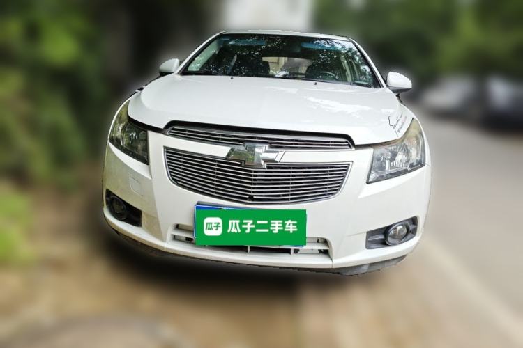 Used Chevrolet Cruze 2013 Hatchback 1.6L Manual Luxury Model Front