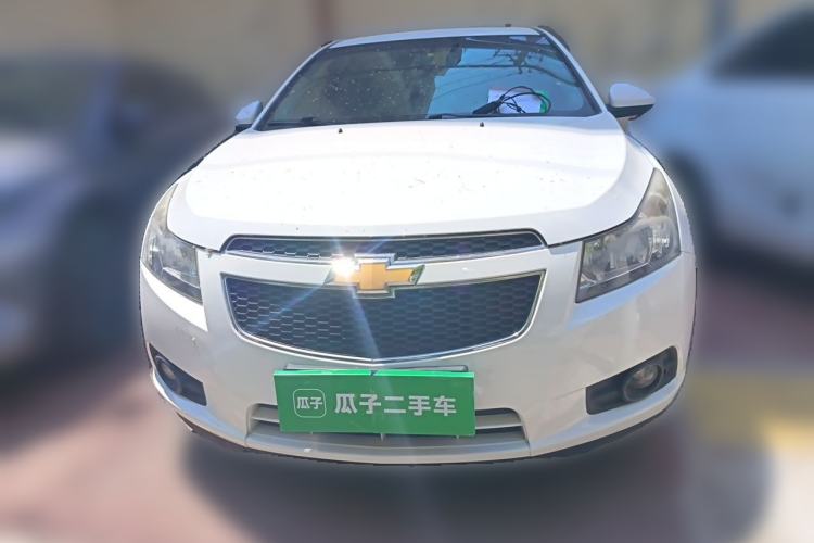 Used Chevrolet Cruze 2013 Hatchback 1.6L Manual Luxury Model Front