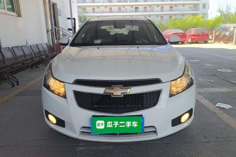 Used Chevrolet Cruze 2013 1.6L SE MT Front