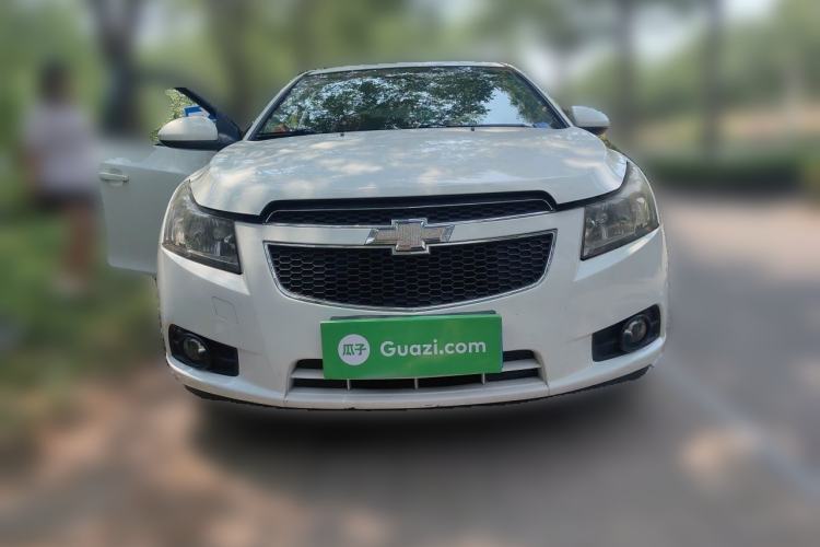 Used Chevrolet Cruze 2013 Hatchback 1.6L Automatic Luxury Model Front
