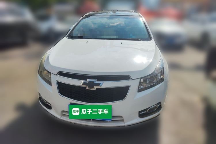 Used Chevrolet Cruze 2013 Hatchback 1.6L Manual Luxury Model Front