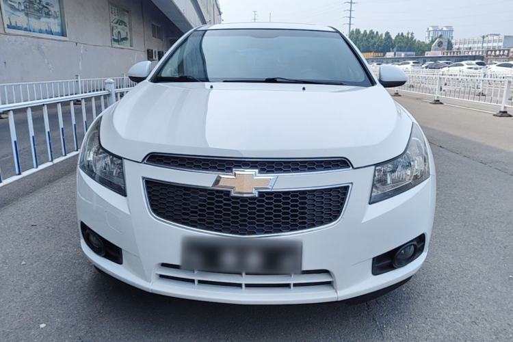 Used Chevrolet Cruze 2013 Hatchback 1.6L Automatic Luxury Model Front